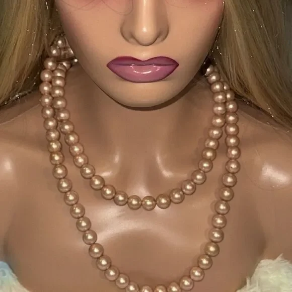 Rose gold faux long pearl necklace - Picture 2 of 5
